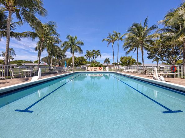 215 N High Point Boulevard B, Boynton Beach FL 33435