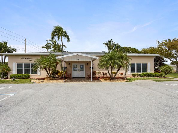 215 N High Point Boulevard B, Boynton Beach FL 33435