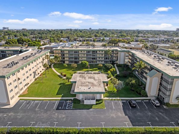 808 SE 7th Street 405, Deerfield Beach FL 33441