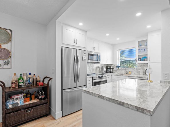 808 SE 7th Street 405, Deerfield Beach FL 33441