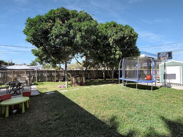 2535 Sherman St, Hollywood FL 33020