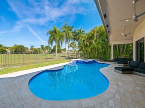 2583 Mayfair Ln, Weston FL 33327