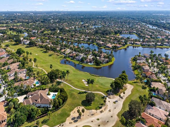 2583 Mayfair Ln, Weston FL 33327