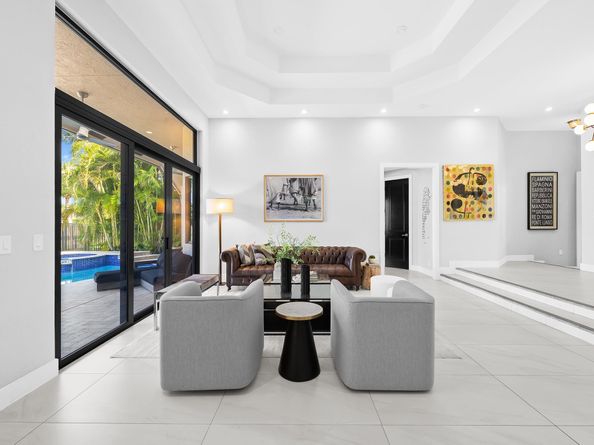 2583 Mayfair Ln, Weston FL 33327