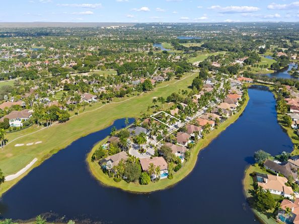 2583 Mayfair Ln, Weston FL 33327