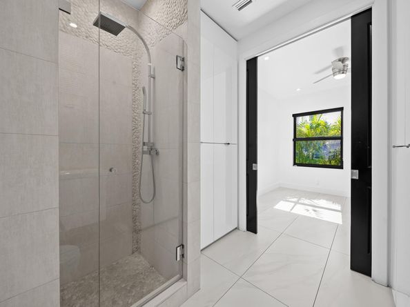 2583 Mayfair Ln, Weston FL 33327