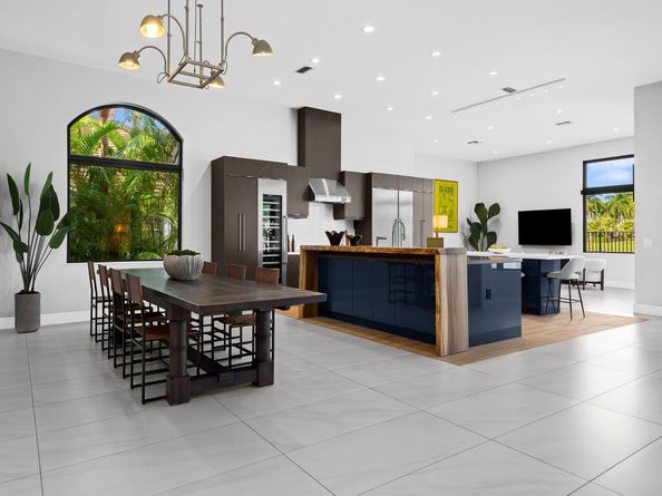 2583 Mayfair Ln, Weston FL 33327