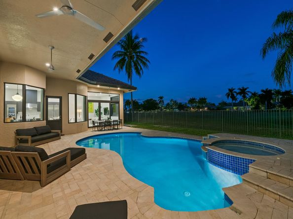 2583 Mayfair Ln, Weston FL 33327