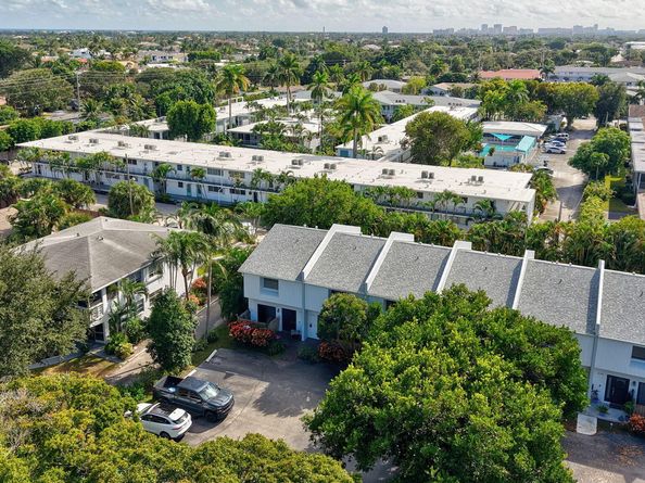 2140 NE 44th Street, Lighthouse Point FL 33064