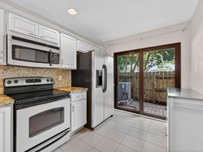 2140 NE 44th Street, Lighthouse Point FL 33064