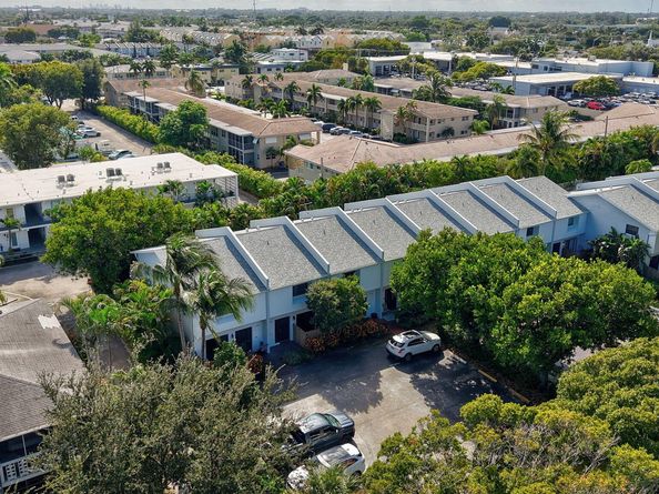 2140 NE 44th Street, Lighthouse Point FL 33064