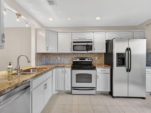 2140 NE 44th Street, Lighthouse Point FL 33064