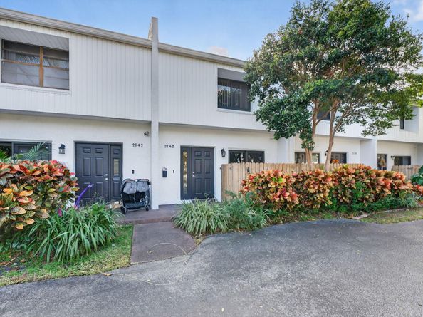 2140 NE 44th Street, Lighthouse Point FL 33064