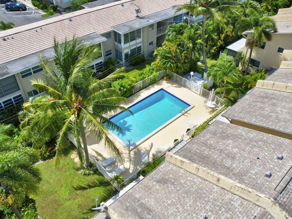 2140 NE 44th Street, Lighthouse Point FL 33064