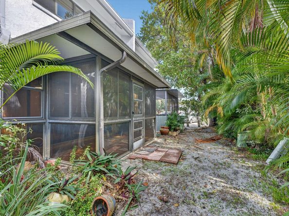 2140 NE 44th Street, Lighthouse Point FL 33064