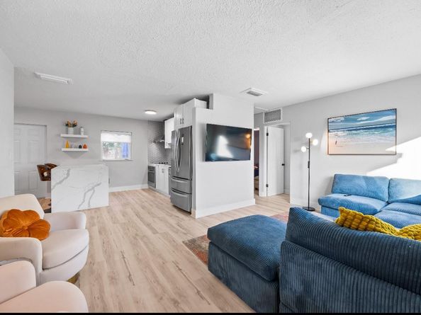 561 NE 61st St, Oakland Park FL 33334