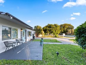 561 NE 61st St, Oakland Park FL 33334