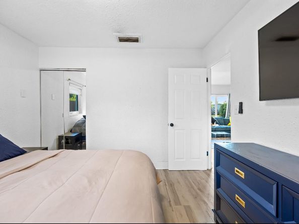 561 NE 61st St, Oakland Park FL 33334