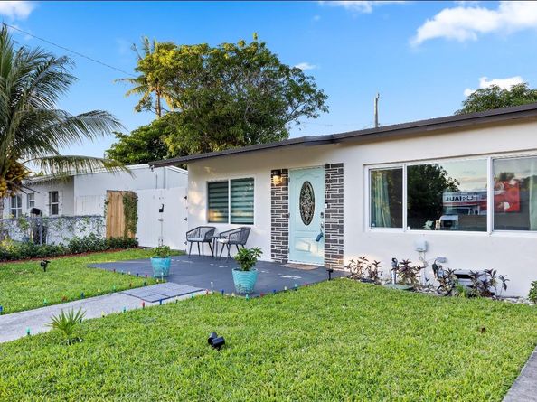 561 NE 61st St, Oakland Park FL 33334