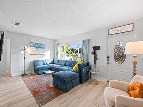 561 NE 61st St, Oakland Park FL 33334