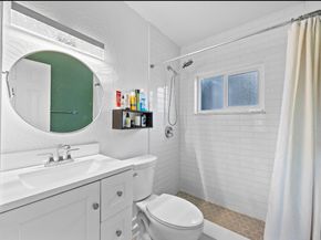 561 NE 61st St, Oakland Park FL 33334