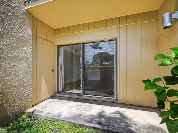 4661 Fountains Drive 112, Lake Worth FL 33467