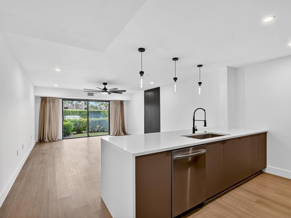 4661 Fountains Drive 112, Lake Worth FL 33467