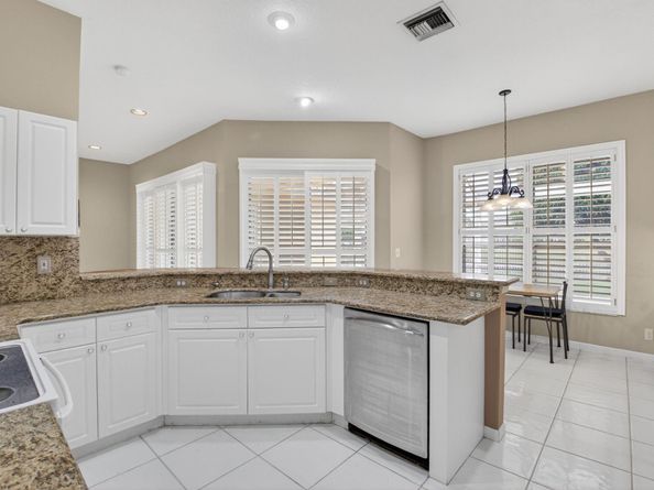 6329 Hatteras Club Dr, Lake Worth FL 33463