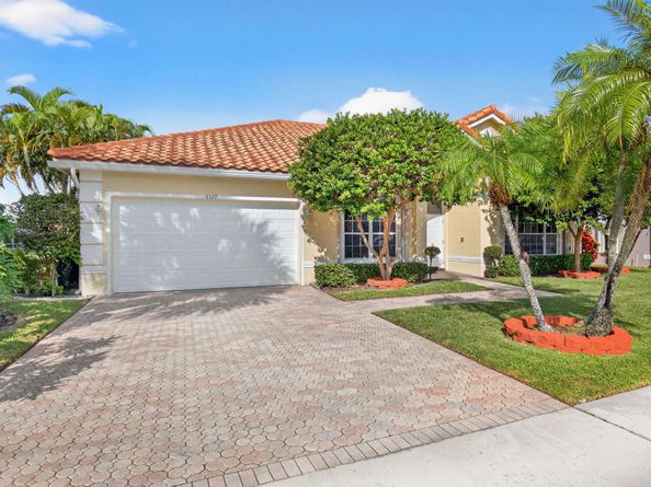 6329 Hatteras Club Dr, Lake Worth FL 33463