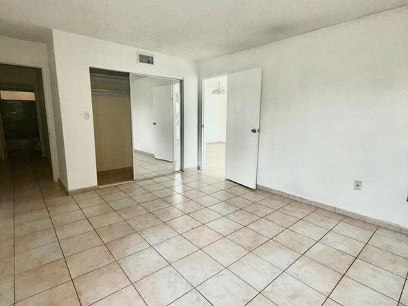 7601 Byron Avenue 3c, Miami Beach FL 33141