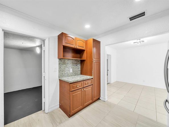 41 NE 45th Ct, Oakland Park FL 33334