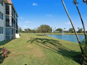 9320 S Hollybrook Lake Dr 103, Pembroke Pines FL 33025
