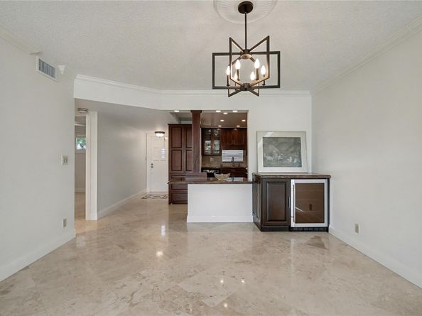 9320 S Hollybrook Lake Dr 103, Pembroke Pines FL 33025