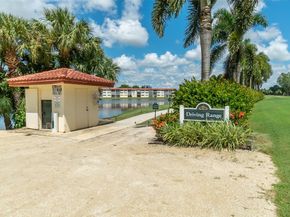 9320 S Hollybrook Lake Dr 103, Pembroke Pines FL 33025