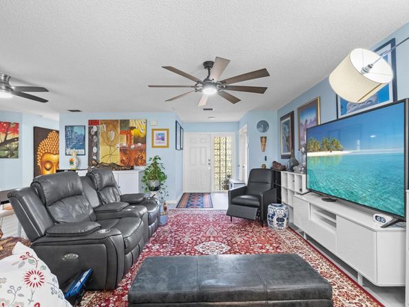 3351 Emerald Oaks Dr 103, Hollywood FL 33021