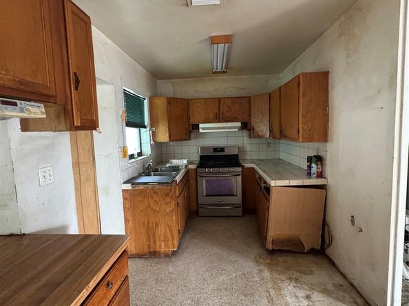 18530 NW 42nd Ave, Miami Gardens FL 33055