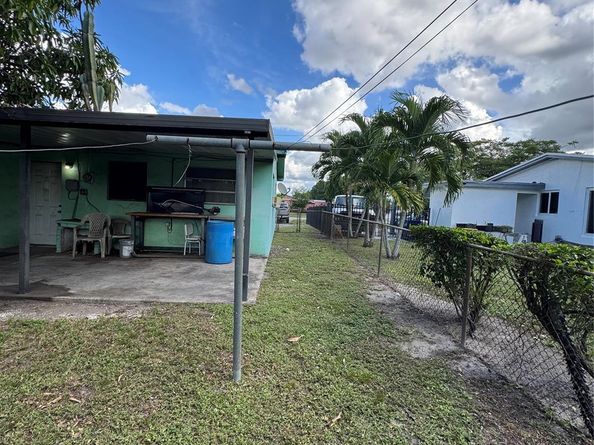 18530 NW 42nd Ave, Miami Gardens FL 33055