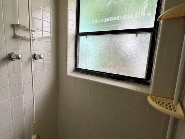 18530 NW 42nd Ave, Miami Gardens FL 33055