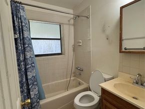 18530 NW 42nd Ave, Miami Gardens FL 33055