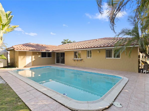 11305 NW 38th St, Coral Springs FL 33065