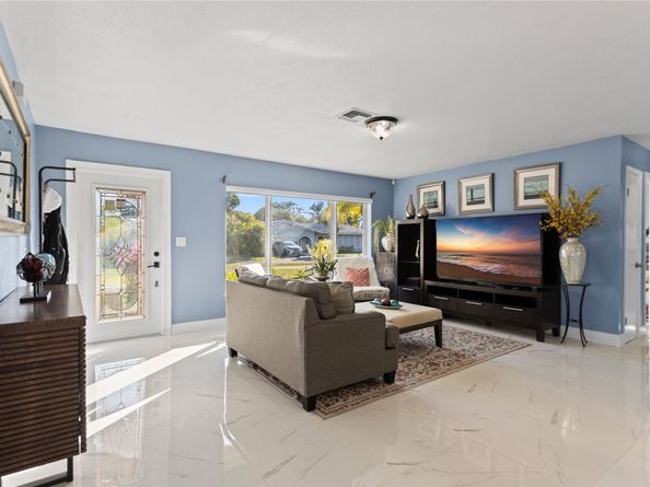 11305 NW 38th St, Coral Springs FL 33065