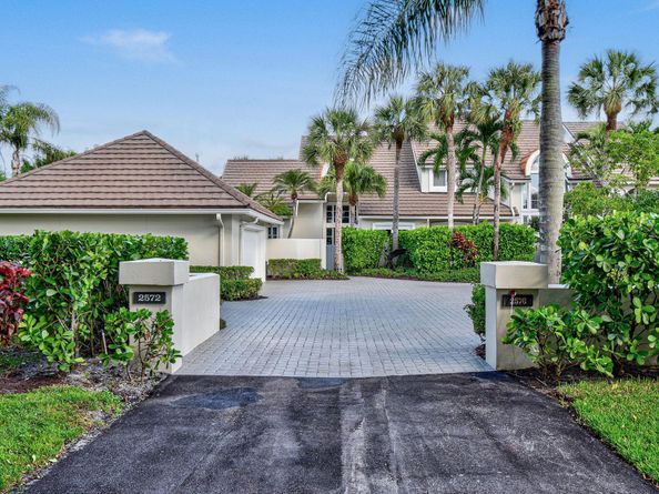 2576 Muirfield Court, Wellington FL 33414