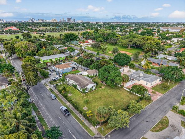 3816 Merrill Avenue, West Palm Beach FL 33405