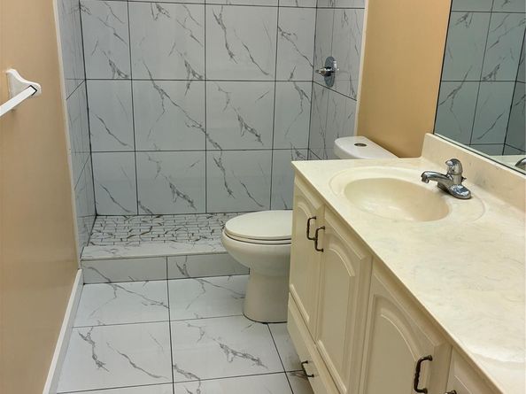 3040 NE 16th Ave A210, Oakland Park FL 33334