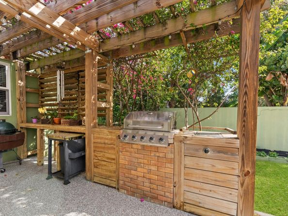 320 Summa Street, West Palm Beach FL 33405