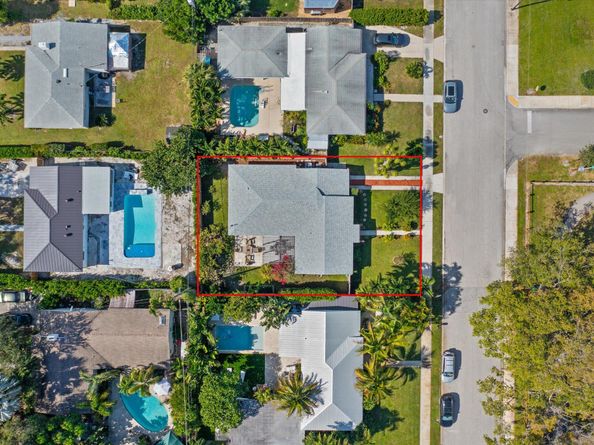 320 Summa Street, West Palm Beach FL 33405