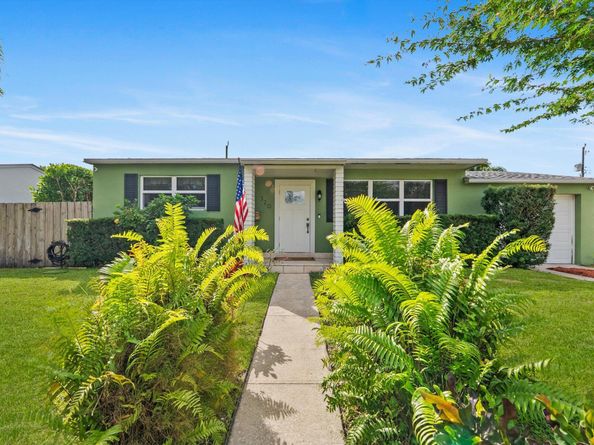 320 Summa Street, West Palm Beach FL 33405