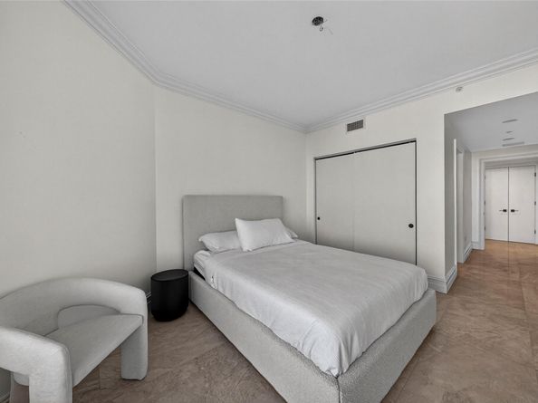 17301 Biscayne Blvd 506, Aventura FL 33160