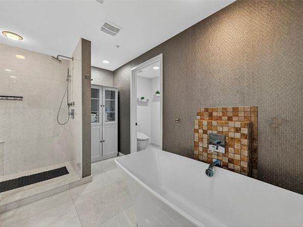 17301 Biscayne Blvd 506, Aventura FL 33160