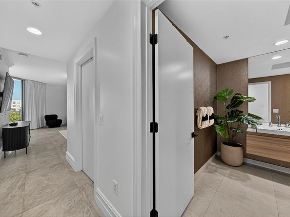 17301 Biscayne Blvd 506, Aventura FL 33160